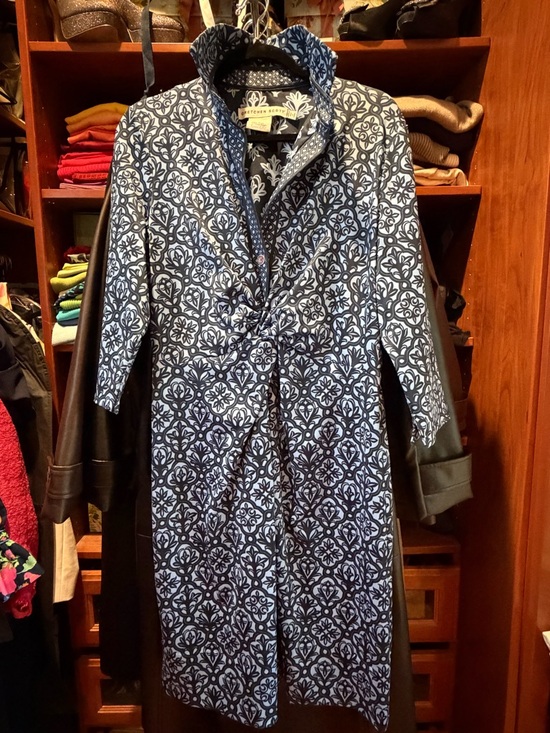 Gretchen Scott Designs Dresses & Skirts - Gretchen Scott Light Blue and Dark Blue Twist & Shout Dress. Size: Goddess